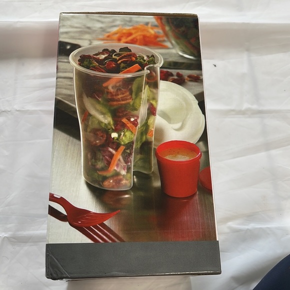 Salad to- go 5 piece set . New in box - Picture 2 of 6